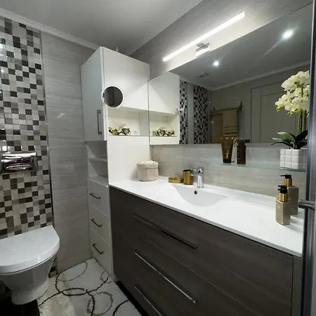 Prestige Flat By Holidays Appartamento