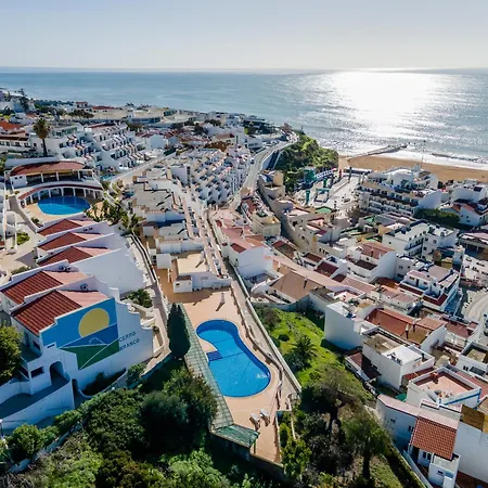 Prestige Flat Sea View By Holidays