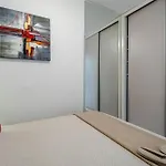 Prestige Flat Sea View By Holidays Апартаменты *