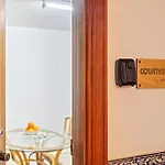 Prestige Flat Sea View By Holidays *