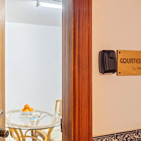 Prestige Flat Sea View By Holidays *