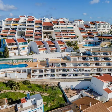 Prestige Flat Sea View By Holidays *