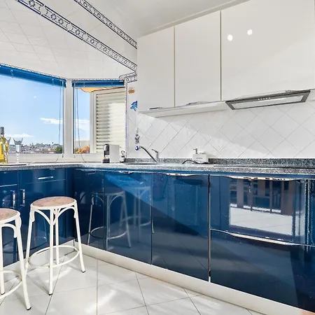 Prestige Flat Sea View By Holidays